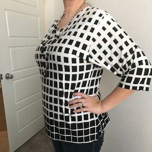 Plullover geometric pattern shirt. XL